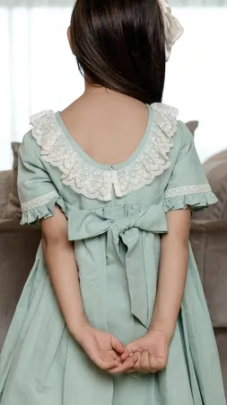 فستان بتصميم اسباني اخضر MIBEBE